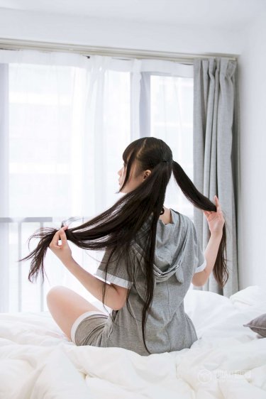 长月烬